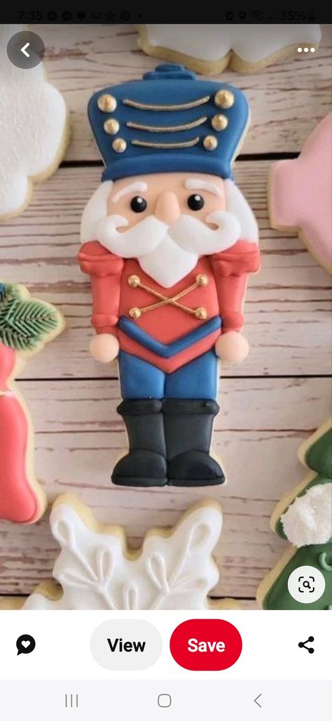 Nutcracker Cookies Decorated, Nutcracker Sugar Cookies, Nutcracker Cookies, Fancy Sugar Cookies, Christmas Cookie Icing, Cute Christmas Cookies, Christmas Soldiers, Christmas Biscuits, Sugar Cookie Royal Icing