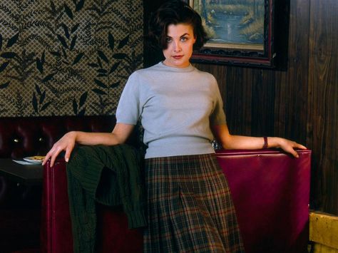 Brittany Daniel, Twin Peaks Fashion, Twin Peaks Inspired, Audrey Horne, Sherilyn Fenn, Betty And Veronica, Sarah Michelle Gellar, Twin Peaks, Carrie Bradshaw