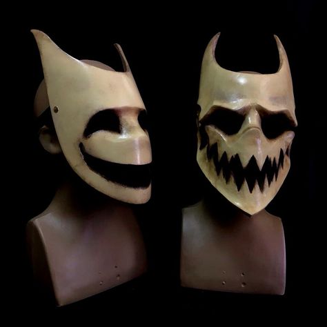 Looking for the perfect addition to your cosplay collection? Take a look at our handmade masks of good and evil made of molded plastic in our workshop. At a price of $162.00, these masks are a real find. Don't miss the chance to add to your collection with these amazing creations! #cosplay #collectors #mask #handmade #craftsmanship #workshop #musthave Evil Mask, Armor Clothing, Your Cosplay, Horror Masks, Scary Mask, 3d Jewelry, Cool Masks, Best Masks, Halloween Doll