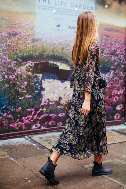 831c2f88a604a07ca94314b56a4921b8desc49948691ri Street Style 2016, London Fashion Week Street Style, London Fashion Weeks, Mode Hippie, Floral Print Dress Long, Mode Boho, Weekly Outfits, Floral Dresses Long, Estilo Chic