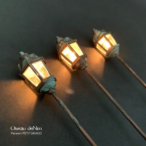 Miniature Street Lamp, Miniature Lamp Diy, Garden Lamp Post, Miniature Lamp, Christmas Village Accessories, Art Text, Diy Christmas Village, Book Lamp, Fairy House Diy