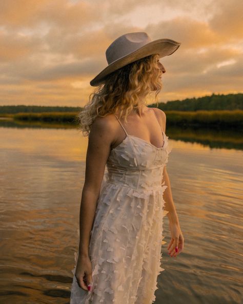 Coastal cowgirl photoshoot Coastal Cowgirl Maternity, Coastal Cowgirl Couple Photoshoot, Coastal Cowgirl Beach Photoshoot, Cowgirl Styled Shoot, Cowgirl Fashion Editorial, Cowgirl Photoshoot