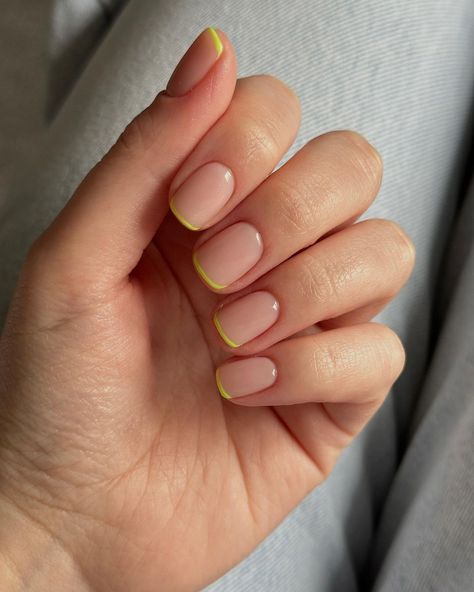 40 Simple Spring Nails 2023 to inspire you Minimalist Dip Nails, Micro French Tip Nails, Yellow French Nails, Yellow French Tip Nails, Micro French Manicure, Summer Yellow Nails, Micro French Nails, Checkered Nails, Aesthetic Nail