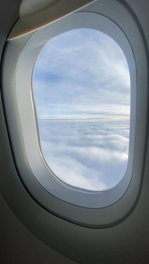 Airport Snapchat Stories, Travel Instagram Ideas, Airplane Window View, Airport Aesthetic, Travel Picture Ideas, Airplane Window, Airport Travel, Travel Photography Inspiration, Instagram Ideas Post