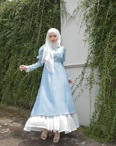 Dresses For Muslims, Hijabi Fashion Dress, Cute Hijab Outfits, Dress Hijab Outfit, Hijab Clothes, Hijab Model, Dress Muslimah, Model Hijab, Fesyen Islam