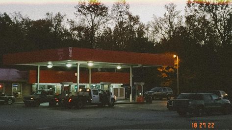 vintage, gass station, early morning Dayton Tennessee, Tennessee House Aesthetic, East Tennessee Aesthetic, Tennessee Aesthetic, Tennessee Cabin Aesthetic, Tennessee Mountains Aesthetic, Tennessee Gothic Tumblr, The Lost Boys 1987, Horseshoe Bay