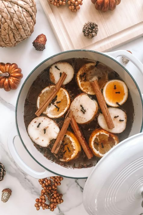 Home Smell Like Fall Fall Poupori Stovetop, Williams Sonoma Fall Simmer Pot, Stovetop Fall Scent, October Simmer Pot, Stovetop Potpourri Fall, Fall Boiling Pot Smell Good, Simmer Pot Aesthetic, Fall Mood Aesthetic, Fall Stovetop Simmer