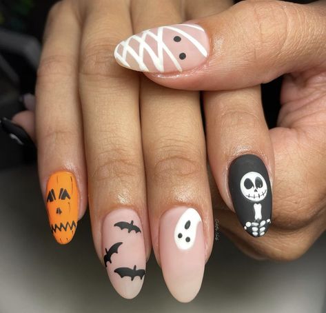 Ongles Halloween, Cutesy Nails, Disney Halloween Nails, Uñas Aesthetic, Bat Nails, Black Halloween Nails, Cartoon Nails, Holloween Nails, Halloween Press On Nails