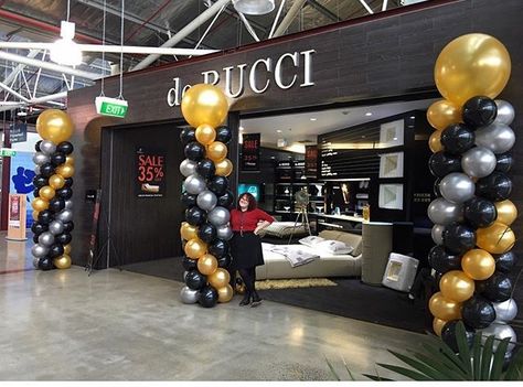 Black gold and silver - classic colour combo Black Gold Silver Balloon Columns, Athletic Centerpieces, Gold Balloons Decorations, Adult Prom, Balloon Business, Balloons Ideas, 60th Bday, Black And Gold Balloons, Espy Awards