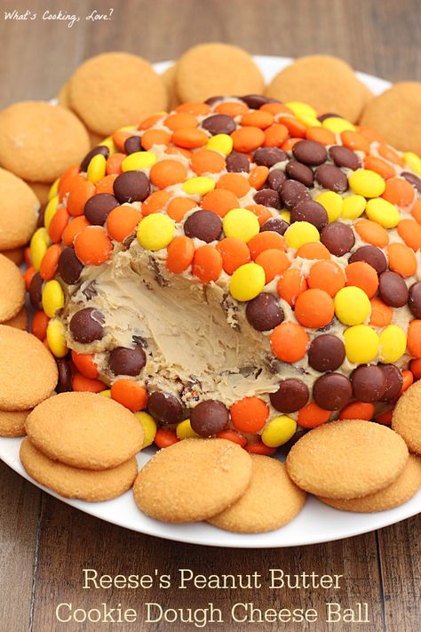 It's all dressed up in Thanksgiving colors. Get the recipe from What's Cooking, Love?   - Delish.com Unique Thanksgiving Desserts, Easy Thanksgiving Desserts, Desserts Holiday, Desserts Thanksgiving, Turkey Cake, Butter Cookie Dough, Creative Dessert Recipes, Whats Cooking, Thanksgiving Desserts Easy