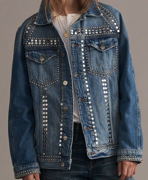 Jewel Jeans, Diy Denim Jacket, Unique Jackets, Love Jeans, Denim Diy, Winter Fashion Outfits, Upcycle Clothes, What To Wear, Winter Fashion