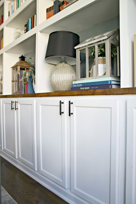 Kitchen cabinets as base to bookcases Diy Built In Cabinets, Kitchen Cabinet Storage Solutions, Unfinished Kitchen Cabinets, Unfinished Cabinets, Stock Kitchen Cabinets, Built In Shelves Living Room, Kitchen Base Cabinets, Living Room Built Ins, Thrifty Decor Chick