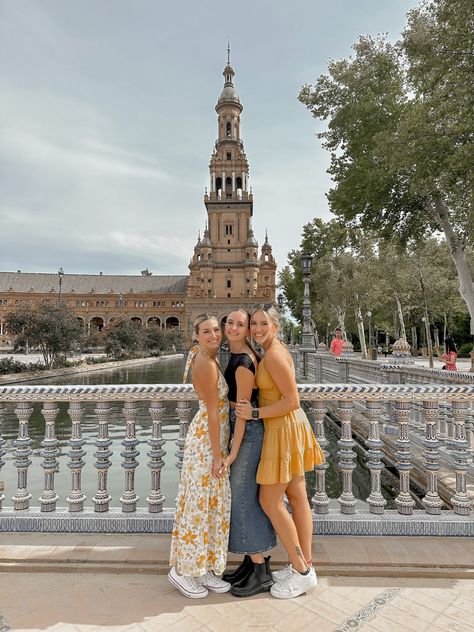 #studyabroad #seville #places #travel #spain #traveldestinations Abroad Fashion, Semester Abroad, Travel Spain, Seville Spain, Italy Outfits, European Summer, Alicante, Seville, Study Abroad