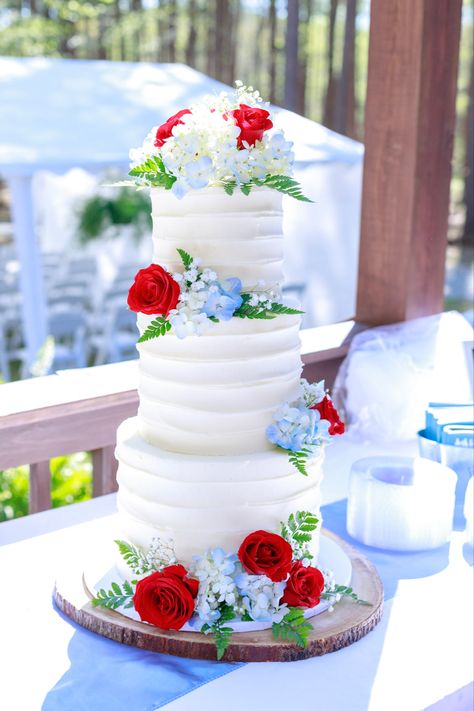 July 4 Wedding, Red And Blue Wedding Cake, Light Blue And Red Wedding, Wedding Cake Colors, Red And White Wedding Decorations, Fourth Of July Wedding, Cake Colors, Blue Red Wedding, July 4th Wedding