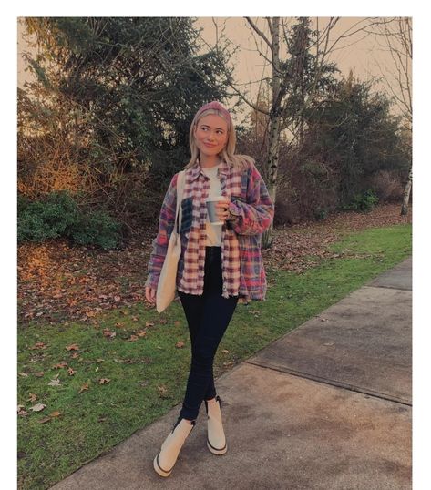 James Chelsea, Chelsea Boot Outfit, Urban Outfitters Shoes, Instagram Pose, Chelsea Boot, Boots Outfit, Casual Fits, Women's Plaid Shirt, Chelsea Boots