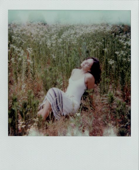 on polaroid 600 color film :) Polaroid Style Photography, Polaroid Portrait, Summer Polaroids, Polaroid Fashion Photography, 70s Polaroids, Polaroid Fashion Editorial, 1970s Polaroid, 70s Polaroid Camera, Polaroid 600 Film