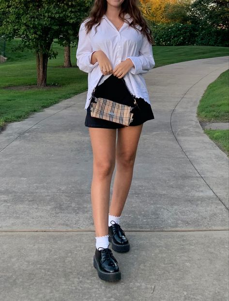 Mini Skirt With Button Up Shirt, Mini Skirt And Button Down Shirt, Button Up With Skirt Outfit, Oxford Shoes Outfit Aesthetic, Black Skirt Button Up Shirt, Button Up Shirt With Skirt, Button Up Shirt And Skirt Outfit, White Button Up Black Skirt Outfit, Black Skirt And White Button Up