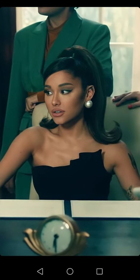 60's Hairstyles, 70s Hair And Makeup, Ariana Grande Hair, Ariana Grande Style, Ariana Grande Photoshoot, Ariana Grande Photos, Ponytail Styles, Baddie Hairstyles, Agra