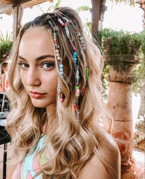 Festival Hair Beads, Pride Festival Hair, Half Up Half Down Rave Hair, Pride Hair Ideas, Shambala Festival Outfit, Cute Festival Hair, Cute 90s Hairstyles, Music Festival Hairstyles, Festival Hair Ideas