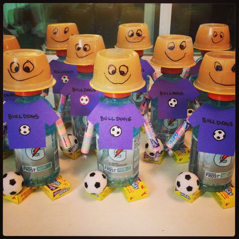 Soccer Snacks! Soccer Mom Snacks, Soccer Game Snacks, Kids Sports Snacks, Football Nursery Decor, Soccer Treats, Football Nursery, Soccer Snacks, Sports Snacks, Halloween Finger