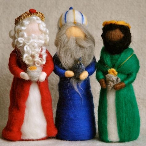 Felted Christmas, Waldorf Crafts, Needle Felted Christmas, Felt Fairy, Needle Felting Projects, Christmas Nativity Scene, Christmas Dolls, Felt Christmas Ornaments, Waldorf Inspired