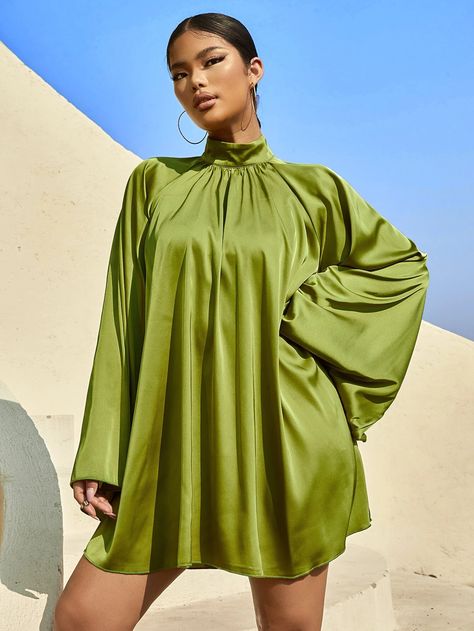 Bubu Gown Styles Silk, Bubu Gown Styles, Shweshwe Dresses, Poncho Dress, Prom 2023, Classy Gowns, Chic Dress Classy, Color Blocking Outfits