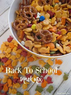 Goldfish Pretzel Snack, Trail Mix With Goldfish, Snack Mix With Goldfish Crackers, Goldfish Snack Mix Recipes, Trail Mix Kids, Goldfish Snack, Snack Mix Recipe, Pretzel Snacks, Goldfish Crackers