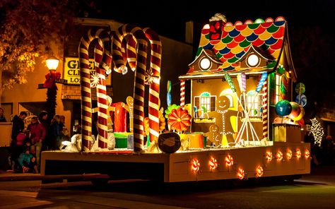 Gingerbread House Christmas Float, Gingerbread Christmas Parade Float, Gingerbread Parade Float, Gingerbread House Float Ideas, Christmas Float Ideas Parade, Float Parade Ideas, Gingerbread House Float, Christmas Floats Parade Ideas Easy, Christmas Parade Float Ideas Diy