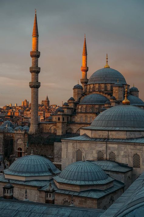 Turkish Buildings, Turkish Landscape, Turkish Architecture, Istanbul Turkey Photography, Istanbul Photography, Mosque Art, Qur'an Photography, Blue Mosque, Beautiful Mosques