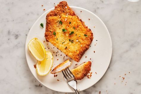 Pork Schnitzel Recipe, Beer Cheese Recipe, Meat Entrees, Pork Dinners, Comfort Meals, Schnitzel Recipes, Braised Red Cabbage, German Foods, Recipes Pork