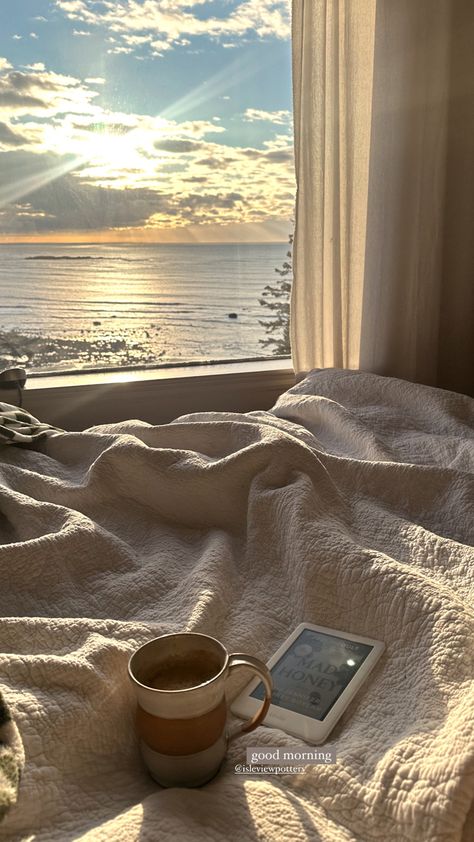 Ocean view from white quilted bed and coffee and kindle sunrise Coffee And Journaling, Morning Coffee Outside, Coffee Vision Board, Reading Kindle Aesthetic, Coffee Morning Aesthetic, Journaling Pictures, View From A Window, Morning Study, Coffee With A View