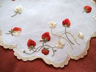 Handkerchief Embroidery, Strawberry Decorations, Embroidered Handkerchief, Silk Ribbon Embroidery, Antique Linens, Silk Embroidery, Ribbon Embroidery, Beautiful Embroidery, Crazy Quilts