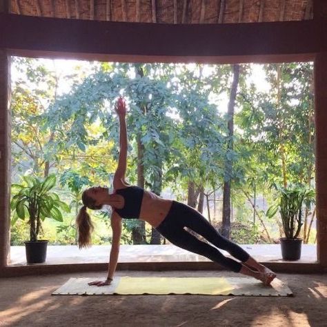 Valentina Zelyaeva, Yoga Aesthetic, Plank Pose, Yoga Inspo, Side Plank, Yoga For Flexibility, A Dream Come True, Workout Aesthetic, Body Inspiration