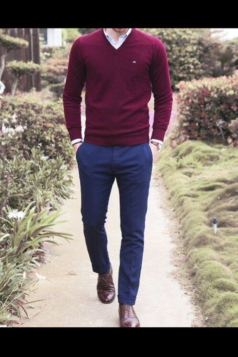 Maroon sweater, navy pants Professional Work Outfit, Navy Dress Pants, Mens Fashion Smart, High Street Fashion, Christmas Outfits, Mens Style, Mens Winter Fashion, Gentleman Style, Blue Pants