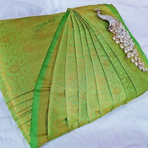 ✅Price 250 for Saree prepleating and box folding services 🎁offer available for 5 saree 💫🎉1 SAREE FREE🎉💐 ✅DM for orders ✅ Whatsapp:6379986428 Saree Prepleating, Saree Box Folding, Box Folding, Saree, Quick Saves