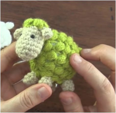 Crochet Sheep Free Pattern, Sheep Nursery, Crochet Hood, Crochet Sheep, Crochet Stitches Tutorial, Amigurumi Free Pattern, Crochet Shawl, Crochet Patterns Amigurumi, Crochet Animals