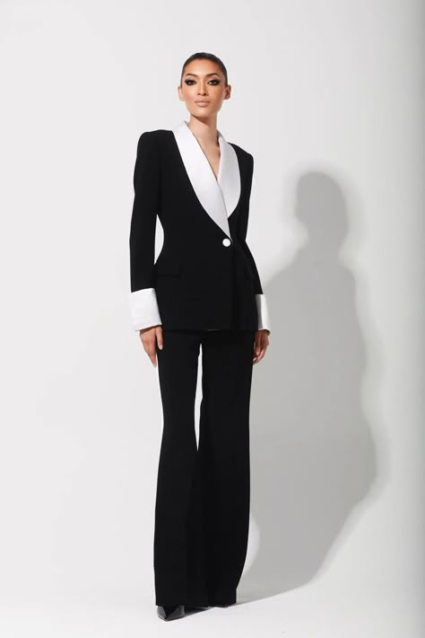 Sergio Hudson Resort 2025 Fashion Show | Vogue Formal Suits For Women, Sergio Hudson, Resort 2025, Black Tie Attire, Woman In Suit, Woman Suit Fashion, Royal Outfits, Nyc Fashion, Suit Fashion