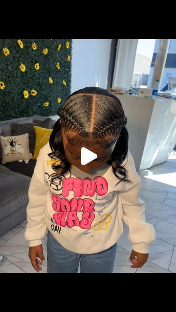 100K likes, 265 comments - versatayle_ on March 20, 2024: "servicing children can be a hassle so here’s 3 things i don’t allow as a braider: • toddlers • kids • children lol 😩 lmaooo i have only 5 kids i make exceptions for and they sit so well! & we have a lovely time, im afraid to open to the public because parents LIEEE (about their child actually sitting) ya kno i hate liarsss☹️😂 & i don’t wanna have to fight w. a bby to get their hair done so id rather not offer the service, as much Half Up Half Down Kids Hairstyles, Kids Quick Weave, Sew In For Kids, Half Up Half Down Kids Hair, Kids Half Up Half Down Hair, Half Up Half Down Braids Kids, Kids French Braids, Half Braided Half Sew In, Braid Half Up Half Down