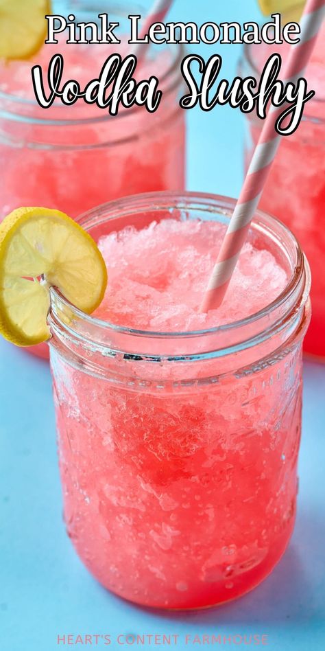 Pink Lemonade Slushie Recipe, Frozen Pink Lemonade Vodka Drink, Vodka Slushies Recipes, Country Cocktails, Pink Lemonade Cocktail, Alcoholic Lemonade Drinks, Pink Lemonade Vodka Slush, Vodka Slush Recipe, Alcoholic Slush Recipes