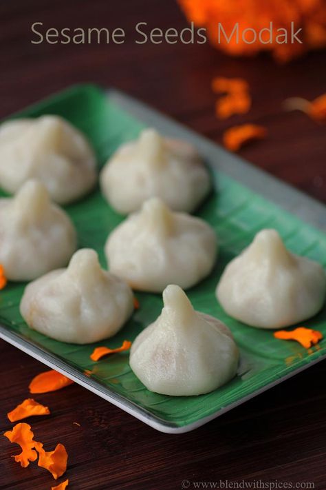 Ellu Kozhukattai Recipe - TIl Modak - How to Make Sesame Modak Recipe Kozhukattai Recipe, Flour Dumplings, Modak Recipe, Sweet Dumplings, Easy Indian Recipes, Recipes Indian, Indian Sweet, South Indian Food, Indian Desserts