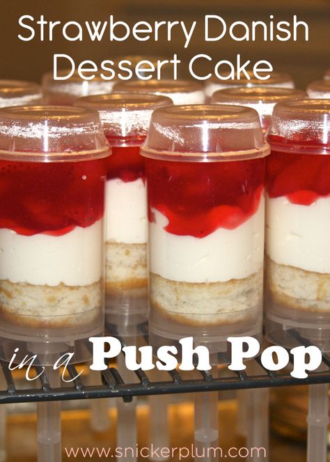 Push Pop Strawberry Cake Tutorial- Snickerplum Cheesecake Push Up Pops, Push Cake Pops, Push Pop Cake Ideas, Cake Push Up Pops, Pushpop Cake, Push Pop Cake, Push Pops Recipes, Push Pop Desserts, Push Cake