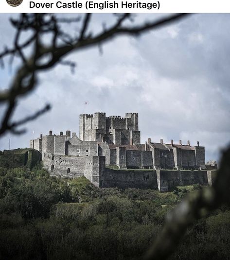 Bodiam Castle, Dover Castle, Dark Castle, Castle Mansion, Kent England, Abandoned Castles, Medieval World, Fantasy Battle, Scottish Castles