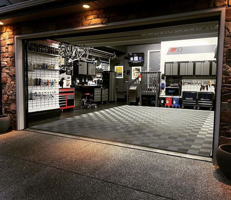 Home Mechanic Garage Ideas, Organized Mechanic Garage, Masculine Garage Ideas, Bedroom Garage Ideas, Garage Design Small, Car Shop Garage Ideas, Race Car Garage Ideas, At Home Mechanic Garage, Car Workshop Design Interior