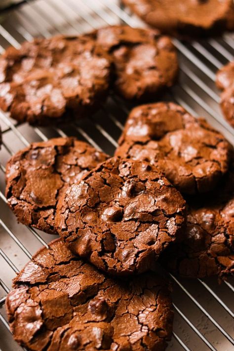 Gluten Free Paleo Cookies, Paleo Cookie Recipes, Paleo Pastries, Paleo Cookies Easy, Paleo Chocolate Dessert, Paleo Chocolate Cookies, Nut Free Cookies, Nut Free Desserts, Flourless Desserts