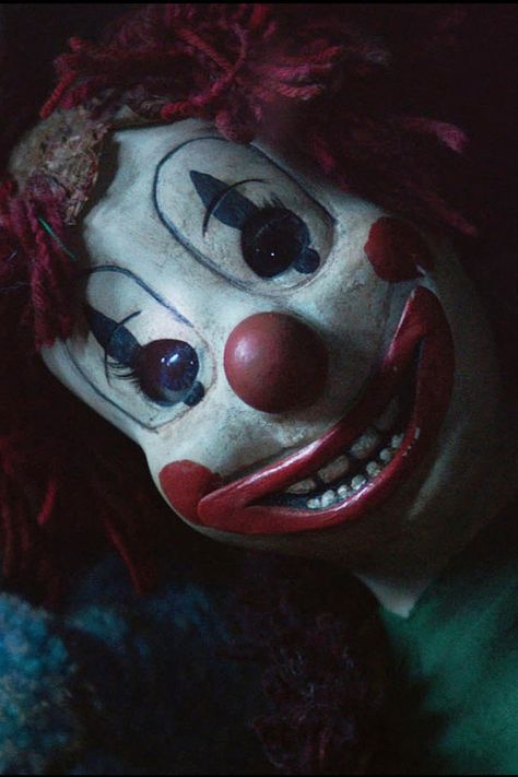 16 Creepy Clown GIFs That Will Scare the Sh*t Out of You Horror Wallpaper 3d, Iphone Wallpaper Kate Spade, Iphone Wallpaper Inspirational, Dead Rising, Watercolor Wallpaper Iphone, Android Phone Wallpaper, Iphone Wallpaper Glitter, Scary Wallpaper, Iphone Wallpaper Hipster