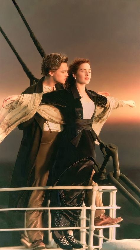 Titanic Pose, Titanic