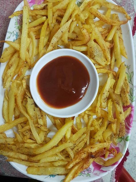 French fries French Fries Snap, Homemade Food Snapchat, Homemade Food Snapchat Story, Food Snapchat Story, Afghani Food, Insta Search, Pakistani Cuisine, Indian Fast Food, Kheer Recipe