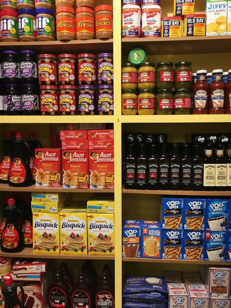 Extreme Couponing Stockpile Food, Stocked Pantry, Bulk Storage Ideas, Stock Pile Organization, Extreme Couponing Stockpile, Pantry Staples List, Supermarket Design Interior, Pantry Laundry, Dream Basement