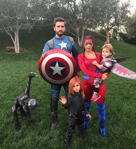 Scott Disick, Kourtney Kardashian, Mason Disick, Penelope Disick, and Reign Disick Marvel Family Costumes, Avenger Family Costumes, Superhero Family Costumes, Costume Halloween Famille, Super Hero Family, Kardashian Halloween Costume, Anime Festival, Marvel Family, Mason Disick