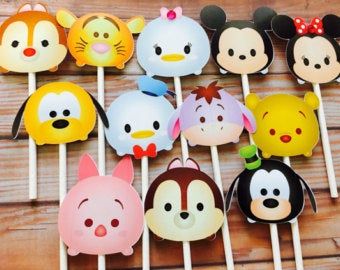 Tsum Tsum Cupcakes, Tsum Tsum Party, Birthday Party Set, First Birthday Party Themes, Carnival Birthday Parties, Disney Tsum Tsum, Happy 1st Birthdays, Baby Birthday Party, Tsum Tsum